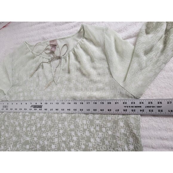 Chico's Women Sheer Sage Green Geometric Tunic Blouse Size 3 Tie-Neck 3/4 Sleeve - Picture 5 of 6